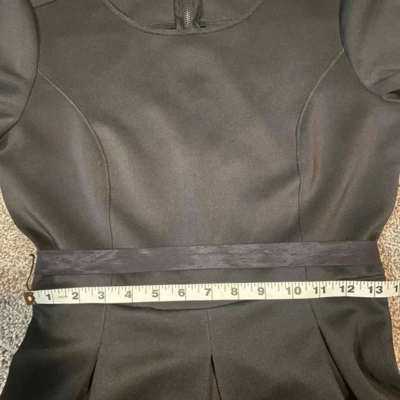 Elie Tahari Dress City Scape Buildings New York Black White Size 4 Fit & Flare - Picture 10 of 11